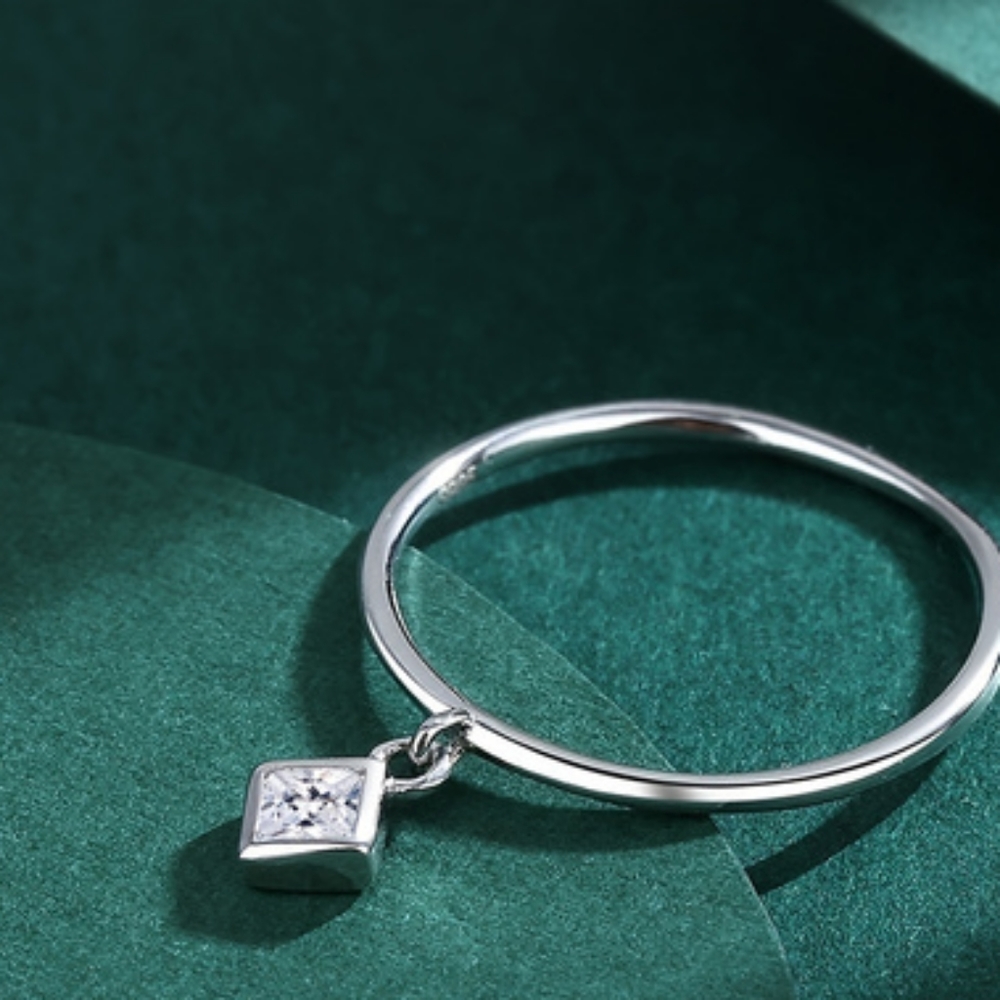 925 Sterling Silver Crystal Charm Ring Sz. 7